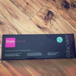 Style House Professional Styling Iron Straightener